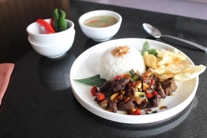 Hotel Santika Premiere ICE - BSD City menghadirkan menu Daging Gongso sebagai menu rekomendasi bulanan.