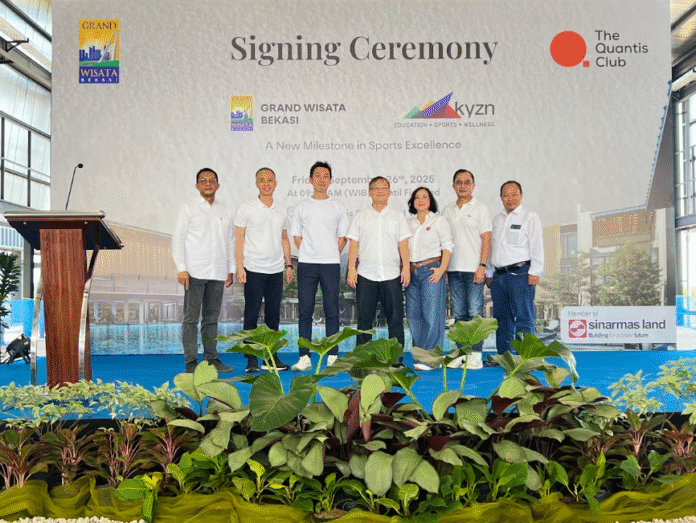 Jajaran direksi Sinar Mas Land dan KYZN menghadiri acara Signing Ceremony The Quantis Club di Grand Wisata Bekasi pada hari Jumat, 26 September 2025. Sinar Mas Land menghadirkan The Quantis Club, yakni pusat olahraga dan kebugaran berfasilitas premium untuk mendukung gaya hidup sehat di Kawasan Grand Wisata Bekasi.