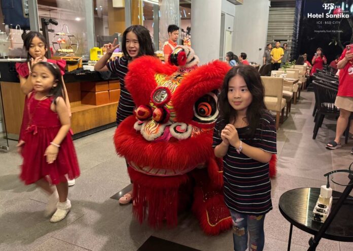 Hotel Santika Premiere ICE-BSD City menghadirkan penawaran istimewa bagi Anda yang ingin berbagi kebahagiaan bersama keluarga dan kerabat melalui promo “Chinese New Year Dinner”.