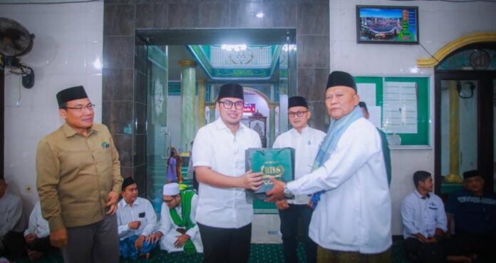 Wakil Walikota Tangsel Pilar saat safari ramadan di Masjid Al-Mujahirin Serpong Utara.